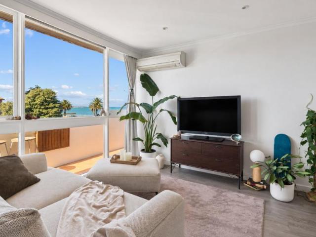 Apartment for sale in Middle Park, Melbourne