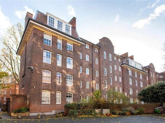 Apartment for sale in Cat Hill, England