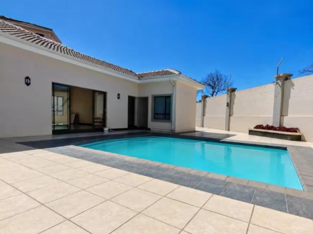 Apartment for sale in Noordwyk, City of Johannesburg Metropolitan Municipality