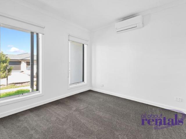 Apartment for rent in Officer, Melbourne