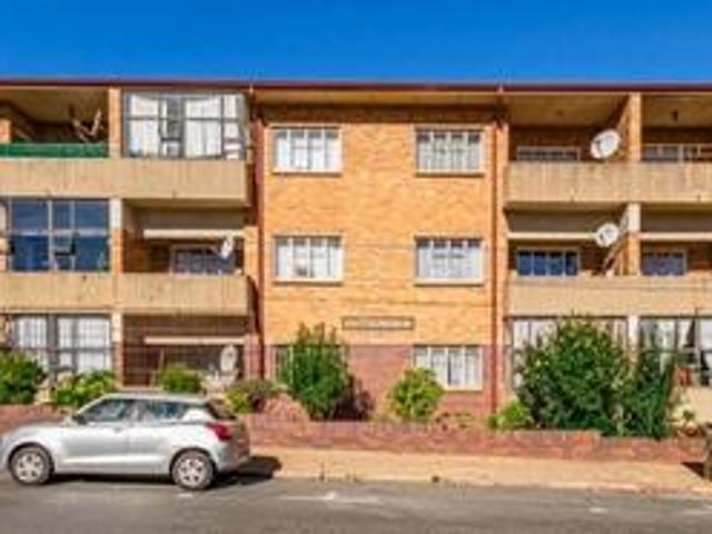 Apartment for sale in Roodepoort, City of Johannesburg Metropolitan Municipality