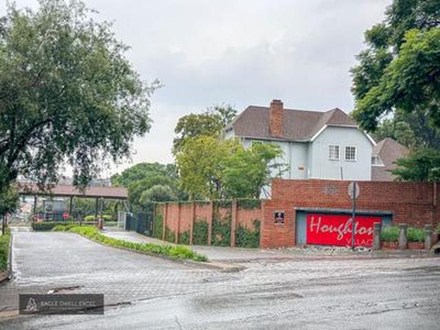 Apartment for sale in Vosloorus, Gauteng