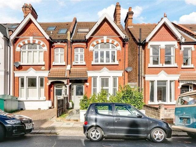 Apartment for sale in Cat Hill, England