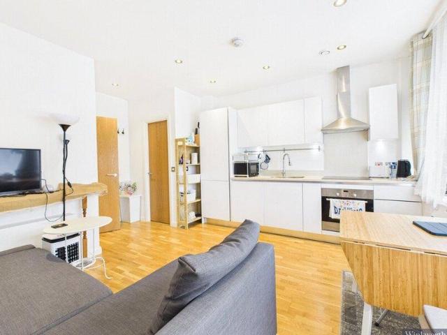 Apartment for sale in Peterborough, Cambridgeshire and Peterborough