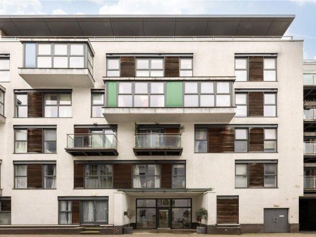 Apartment for sale in Cat Hill, England