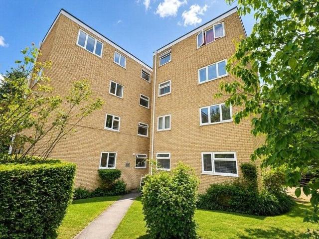 Apartment for sale in England