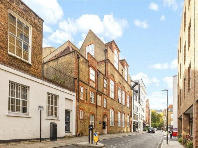 Apartment for sale in Cat Hill, England