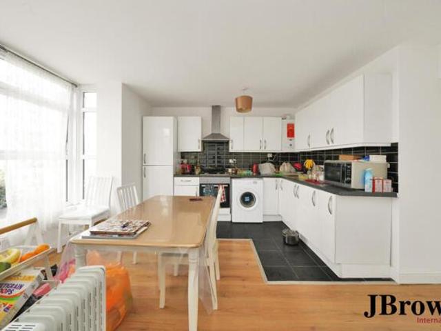Apartment for sale in Romford, Havering