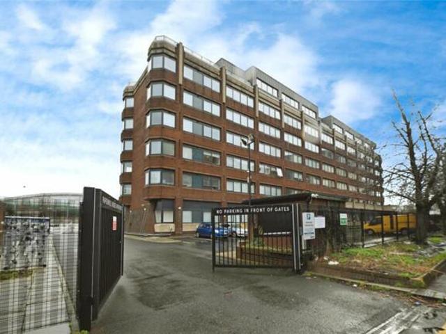 Apartment for sale in Romford, Havering