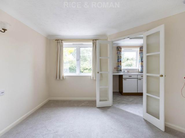 Apartment for rent in Lower Green Esher, Blackhills