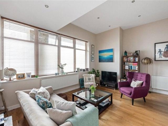 Apartment for sale in London Borough of Hackney, Greater London