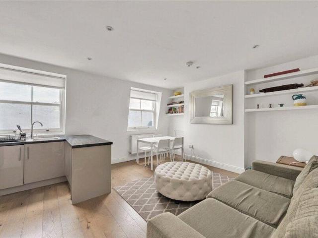 Apartment for sale in Cat Hill, England