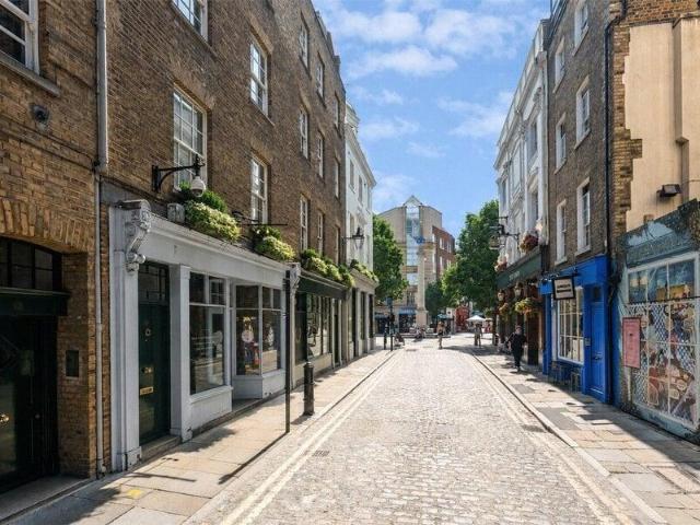 Apartment for sale in Cat Hill, England