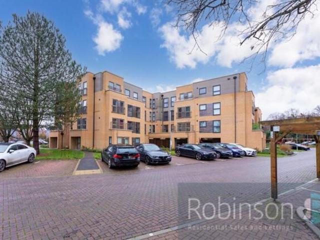 Apartment for sale in Slough, Burnham