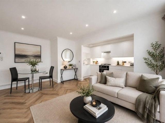 Apartment for sale in City of Westminster, Greater London