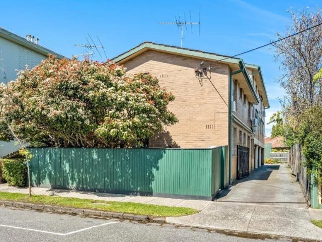Apartment for rent in St Kilda East, Melbourne