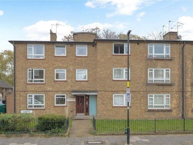 Apartment for sale in Cat Hill, England