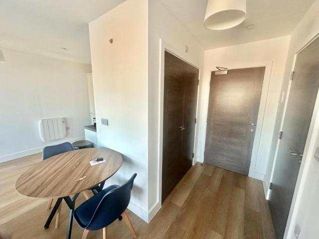 Apartment for rent in Gorse Hill, Trafford Park