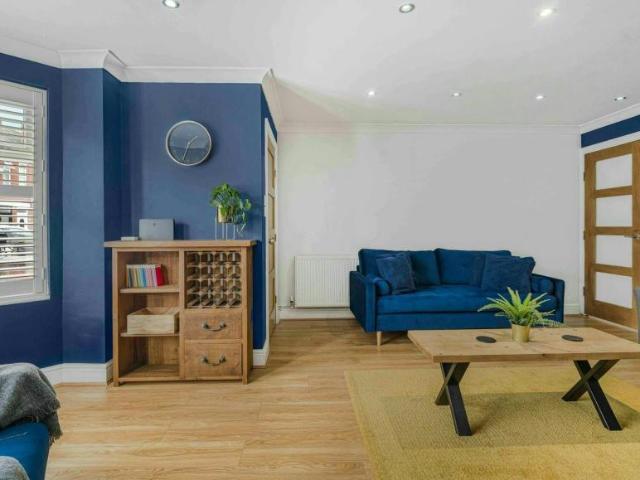 Apartment for rent in Gorse Hill, Trafford Park
