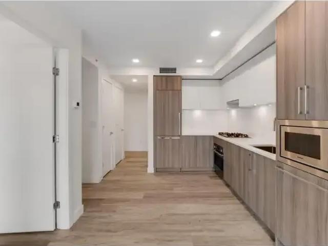 Apartment for rent in Surrey, British Columbia
