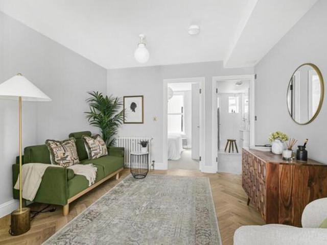 Apartment for sale in Teddington, Strawberry Hill