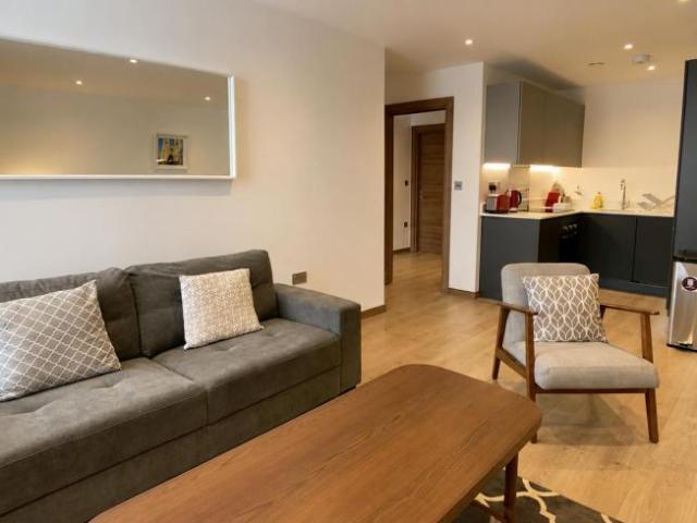 Apartment for rent in Blackhills, Surrey