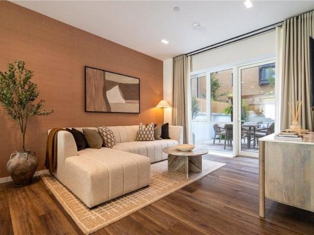 Apartment for sale in Cat Hill, England