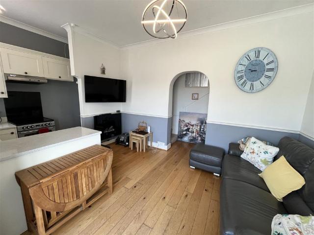 Apartment for rent in West Bay, Bridport
