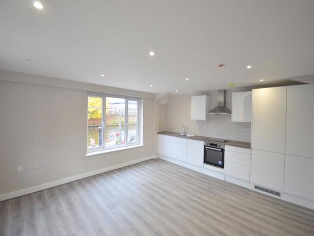 Apartment for rent in Gorse Hill, Trafford Park