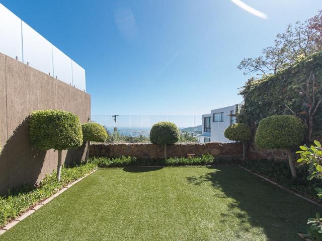 Apartment for rent in Camps Bay, Cape Town