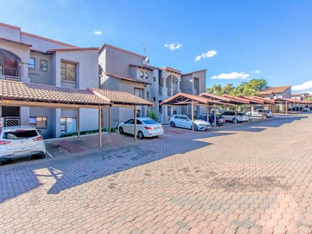 Apartment for rent in Fourways, Randburg