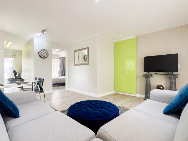 Apartment for rent in Fresnaye, Cape Town