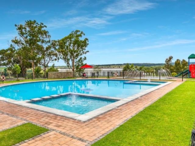 Apartment for rent in Lakeside, Sandton