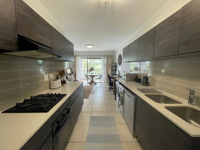 Apartment for rent in Meadowhurst, Randburg