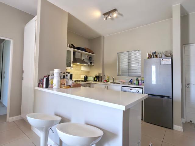 Apartment for rent in Parktown North, Rosebank