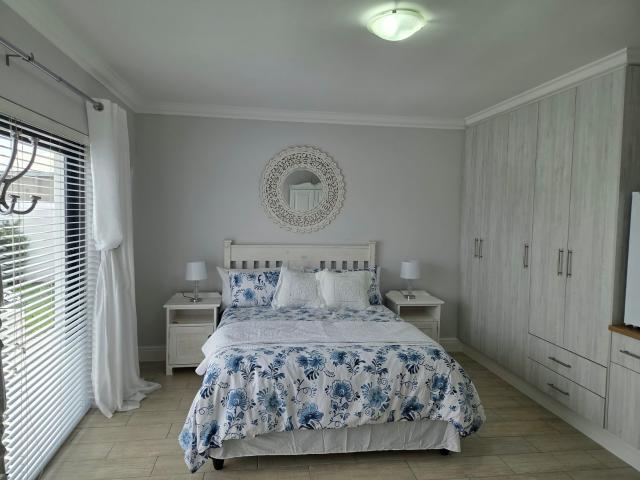 Apartment for rent in Sandbaai, Overstrand Local Municipality