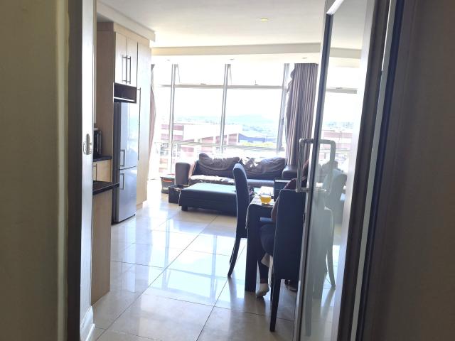 Apartment for rent in Johannesburg Ward 103, Sandton