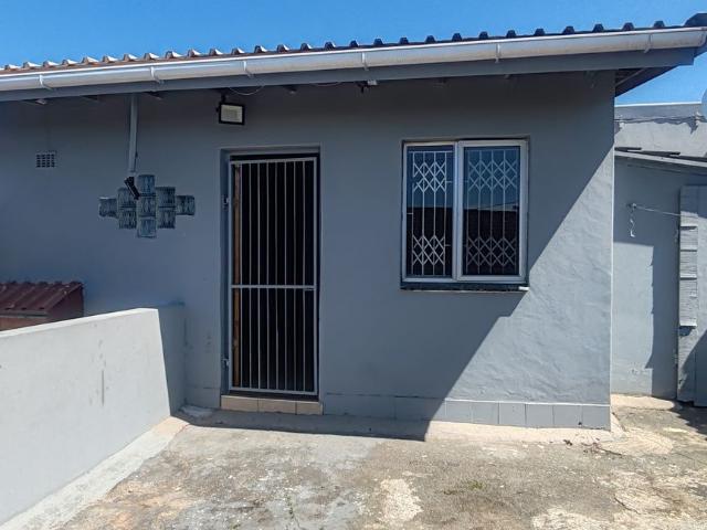 Apartment for rent in Chatsworth, Kwazulu-natal