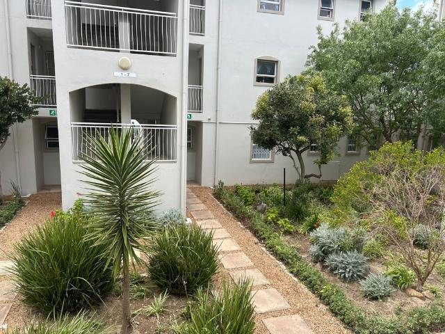 Apartment for rent in Gordon's Bay, Western Cape
