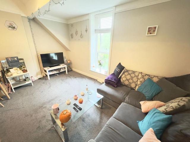 Apartment for rent in Chapeltown, West Yorkshire