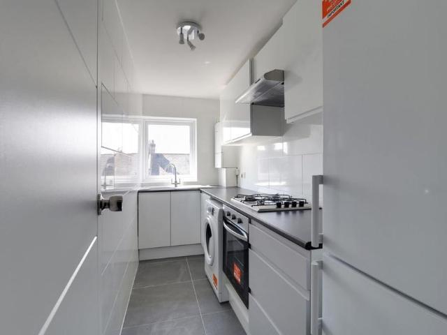 Apartment for rent in London Borough of Croydon, Purley