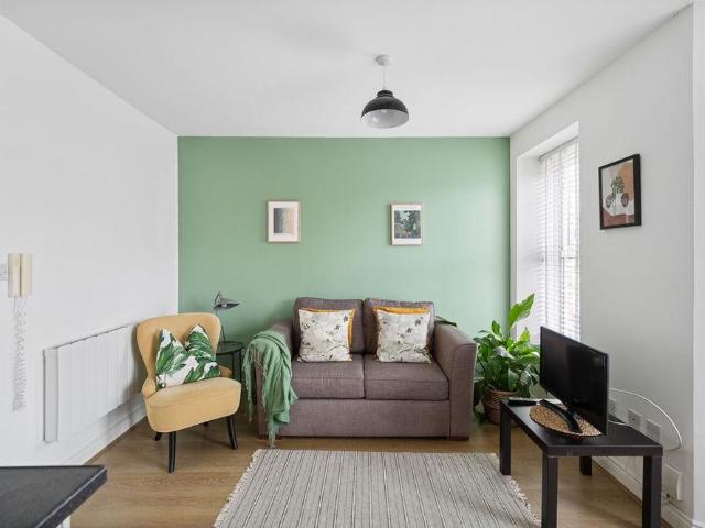 Apartment for rent in Civic Centre, Falcon Lodge