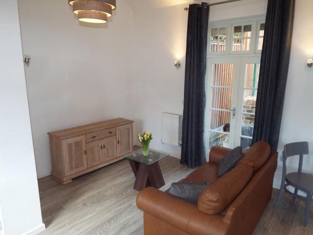 Apartment for rent in Clifton, Haddon