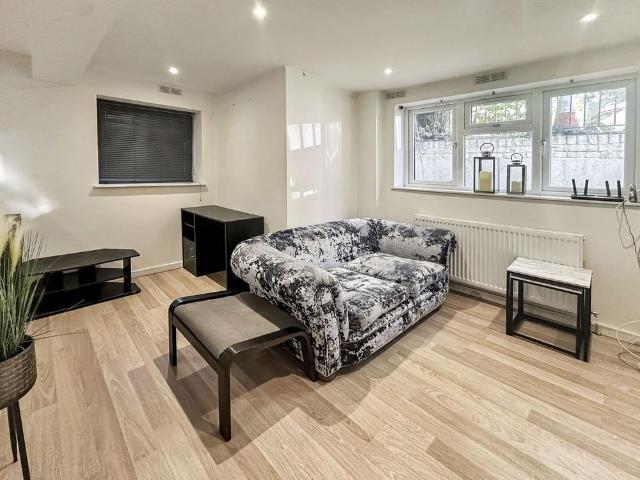 Apartment for rent in Slough