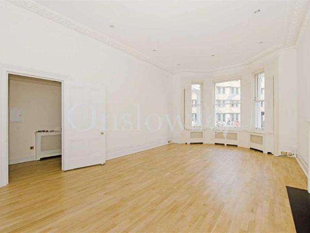 Flat for rent in South Kensington, Isle Of Man