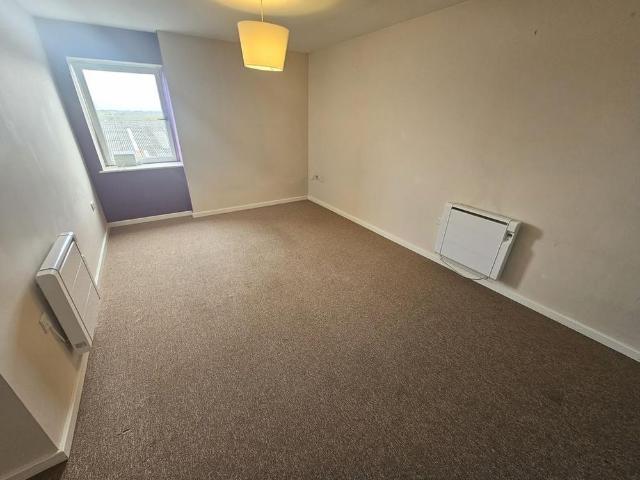 Apartment for rent in Burnedge, Greater Manchester