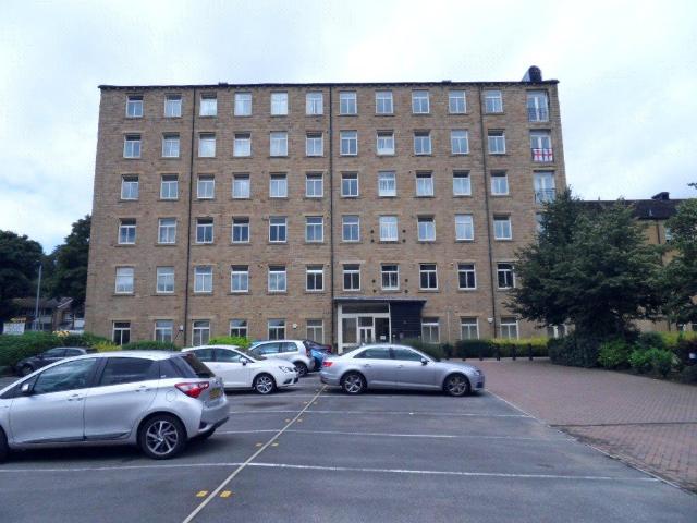 Flat for rent in Dewsbury, Eightlands
