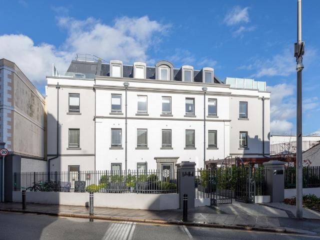 Flat for rent in St Helier, Greater London