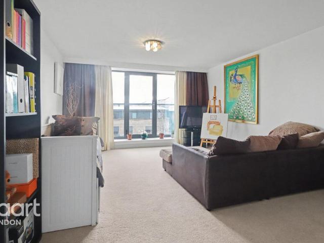 Flat for rent in Rodbourne, Swindon