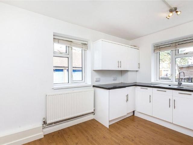 Apartment for rent in East Sheen, Greater London